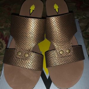 Volatile Bronze Wedges